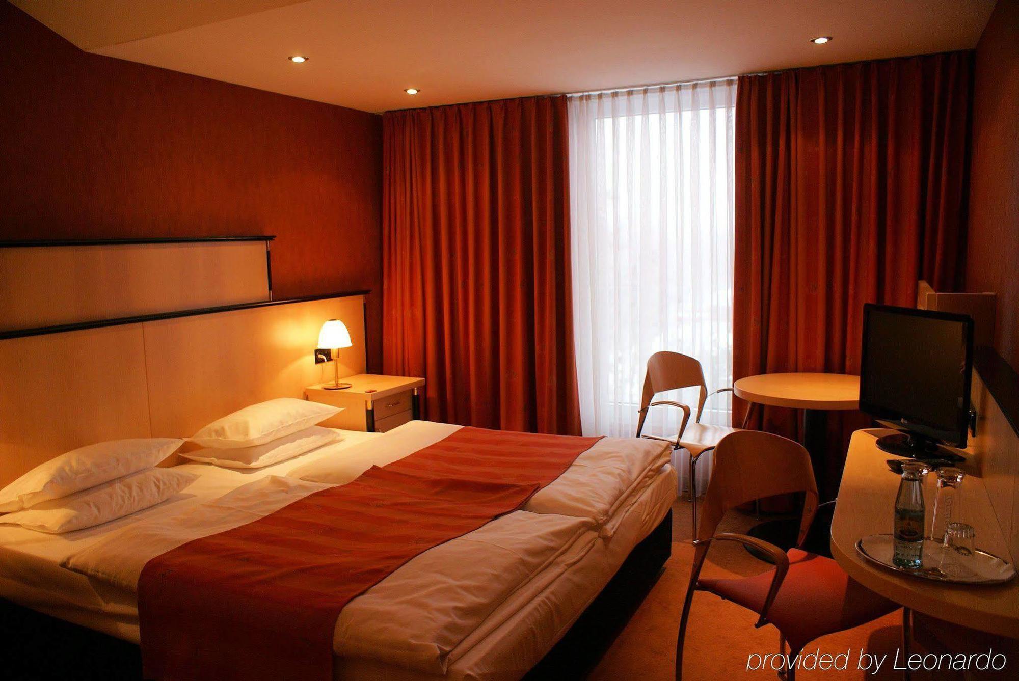 Arvena Messe Hotel Nuremberg Exterior photo